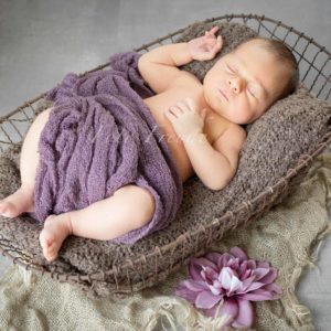 babyfoto neugeborenes bei neugeborenenshooting daheim in bamberg von mobiler fotografin