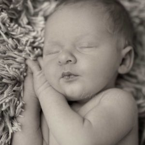 neugeborenenbilder zuhause von babyfotografin in bamberg babyshooting