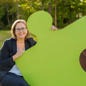 authenisches business shooting natuerliche bewerbungsbilder mit puzzel in bamberg